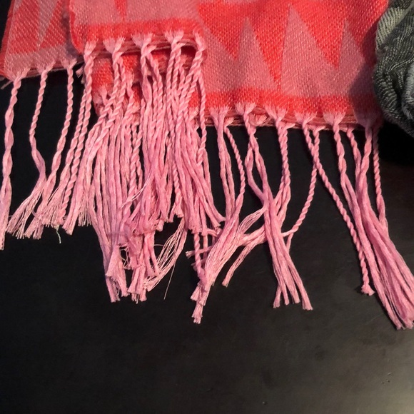 Scarves - Picture 6 of 6